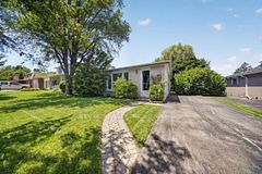 9 Deloraine Drive, Brampton, ON L6T 1T5