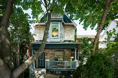 204 Yarmouth Road, Toronto, ON M6G 1X4