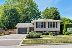 554 Chamberlain Road, Burlington, ON L7L 2V4