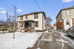 14 Manitoba Street, Toronto, ON M8Y 1C7