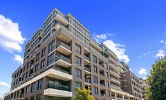26 GIBBS Road 738, Toronto, ON M9B 0E3