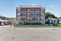 73 Washington Avenue 202, Oakville, ON L6K 1W5