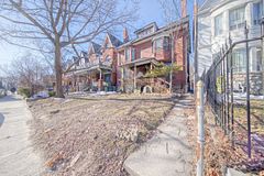 46 Springhurst Avenue Main, Toronto, ON M6K 1B6