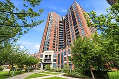 60 Heintzman Street 2102, Toronto, ON M6P 5A1
