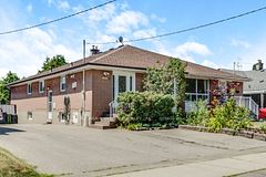 246 Verobeach Boulevard, Toronto, ON M9M 1R6