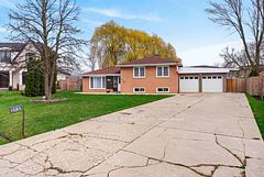 1332 Stanbury Road, Oakville, ON L6L 2J4
