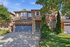 2241 Glazebrook Circle, Oakville, ON L6M 5B5