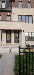 5911 Saigon Street Main, Mississauga, ON L5V 0E9