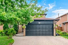 2542 Pollard Drive, Mississauga, ON L5C 3H1