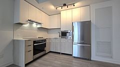 1007 The Queensway N/A 819, Toronto, ON M8Z 0H4