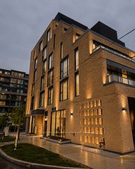 6 Chartwell Road 403, Toronto, ON M8Z 4E8