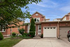 2072 Glenada Crescent, Oakville, ON L6H 4M2