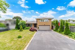 12 Thicket Road, Toronto, ON M9C 2T3