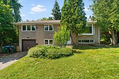 132 Vista Boulevard, Mississauga, ON L5M 1V9