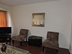 710 Neighbourhood Circle 5, Mississauga, ON L5B 0B4