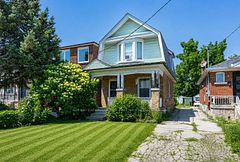4 Marshall Boulevard, Toronto, ON M6N 2R7