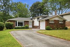504 KENMARR Crescent, Burlington, ON L7L 4R7