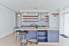 105 The Queensway N/A 2110, Toronto, ON M6S 5B5