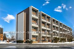 2121 Roche Court 514, Mississauga, ON L5K 2C7