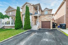 77 Schooner Drive, Brampton, ON L7A 3J1
