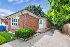 4037 Bloor Street W, Toronto, ON M9B 1M4