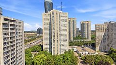 3650 Kaneff Crescent 304, Mississauga, ON L5A 4A1