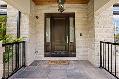 390 Sandhurst Drive, Oakville, ON L6L 4L3