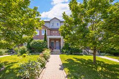 19B Hobden Place, Toronto, ON M9R 3R6