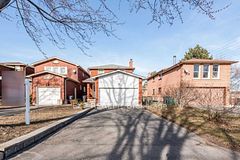 3 Shenstone Avenue, Brampton, ON L6Z 2Y6