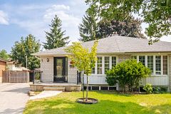 1228 Shamir Crescent, Mississauga, ON L5C 1L1
