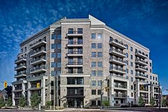 38 Earlington Avenue N 214, Toronto, ON M8X 0B6