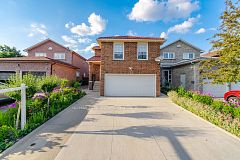177 Surbray Grove, Mississauga, ON L5B 2E2