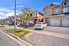 3274 Sunlight Street, Mississauga, ON L5M 0G7