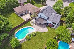 2442 Woburn Crescent, Oakville, ON L6L 5E9