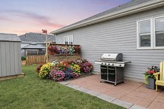 1951 Rathburn Road E 9, Mississauga, ON L4W 2N9