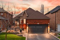 96 Lauchlin Crescent, Halton Hills, ON L7G 5R5