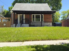 134 Clearbrooke Circle, Toronto, ON M9W 2G1