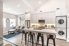 1220 King Street W #A, Toronto, ON M6K 1G4