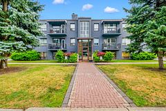 4 Hartham Place 5, Toronto, ON M3K 1P3