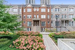 9 Windermere Avenue 79, Toronto, ON M6S 5A4