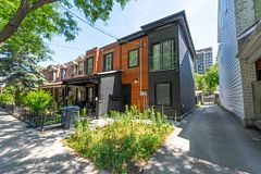 123 Lansdowne Avenue, Toronto, ON M6K 2W1