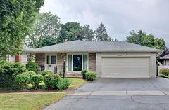 2390 Pyramid Crescent, Mississauga, ON L5K 1C9