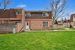 661 Francis Road 4, Burlington, ON L7T 3X6