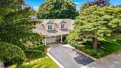 330 Camelot Court, Burlington, ON L7L 2G3