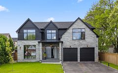 282 Maurice Drive, Oakville, ON L6K 2X3