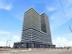 15 Skyridge Drive 1808, Brampton, ON L6P 4S3