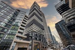 56 Annie Craig Drive 1906, Toronto, ON M8V 0C8