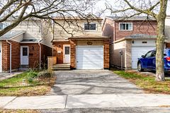4094 Teakwood Drive, Mississauga, ON L5C 3L6