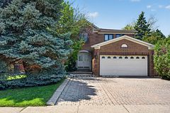2069 Schoolmaster Circle, Oakville, ON L6M 3A1