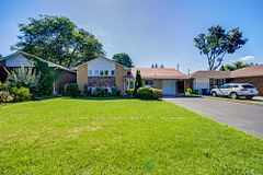 29 Ellesboro Drive, Mississauga, ON L5N 1C3